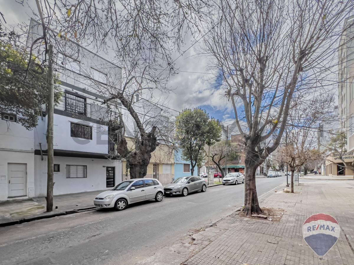 Departamento en venta en La Plata tipo dúplex de 2 dormitorios con terraza privada