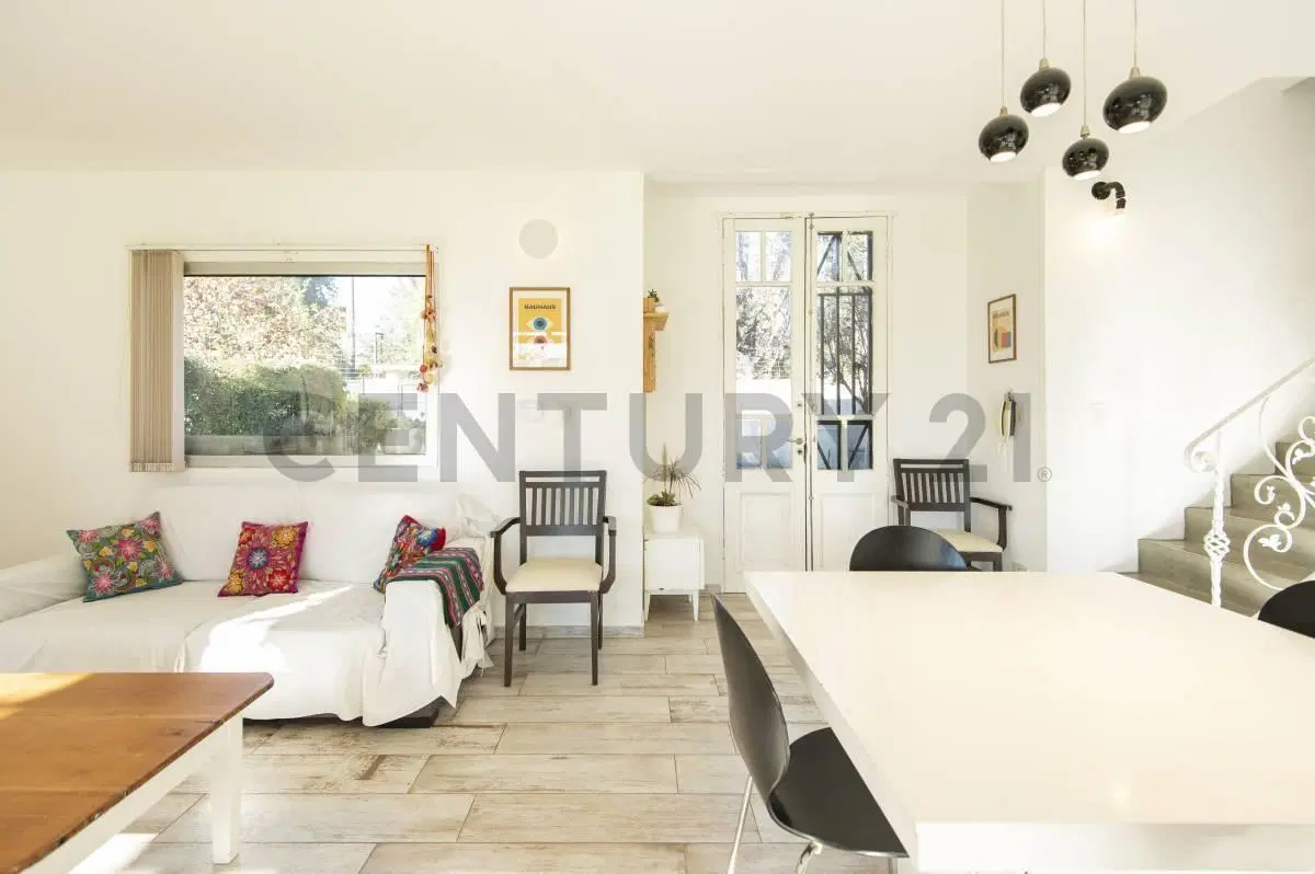 CASA EN VENTA CITY BELL 2 DORMITORIOS 5