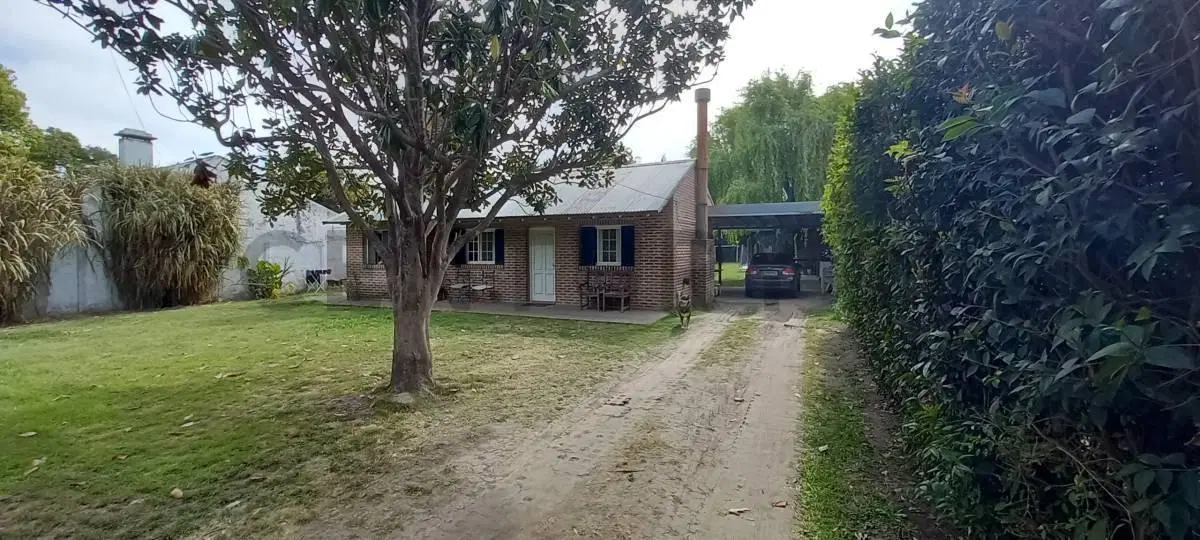 CASA EN VENTA EN CITY BELL CON 1260 MTS DE LOTE 2