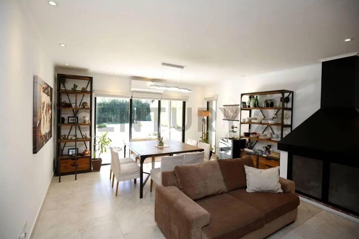 Casa en venta en Villa Elisa en barrio cerrado con pileta 3