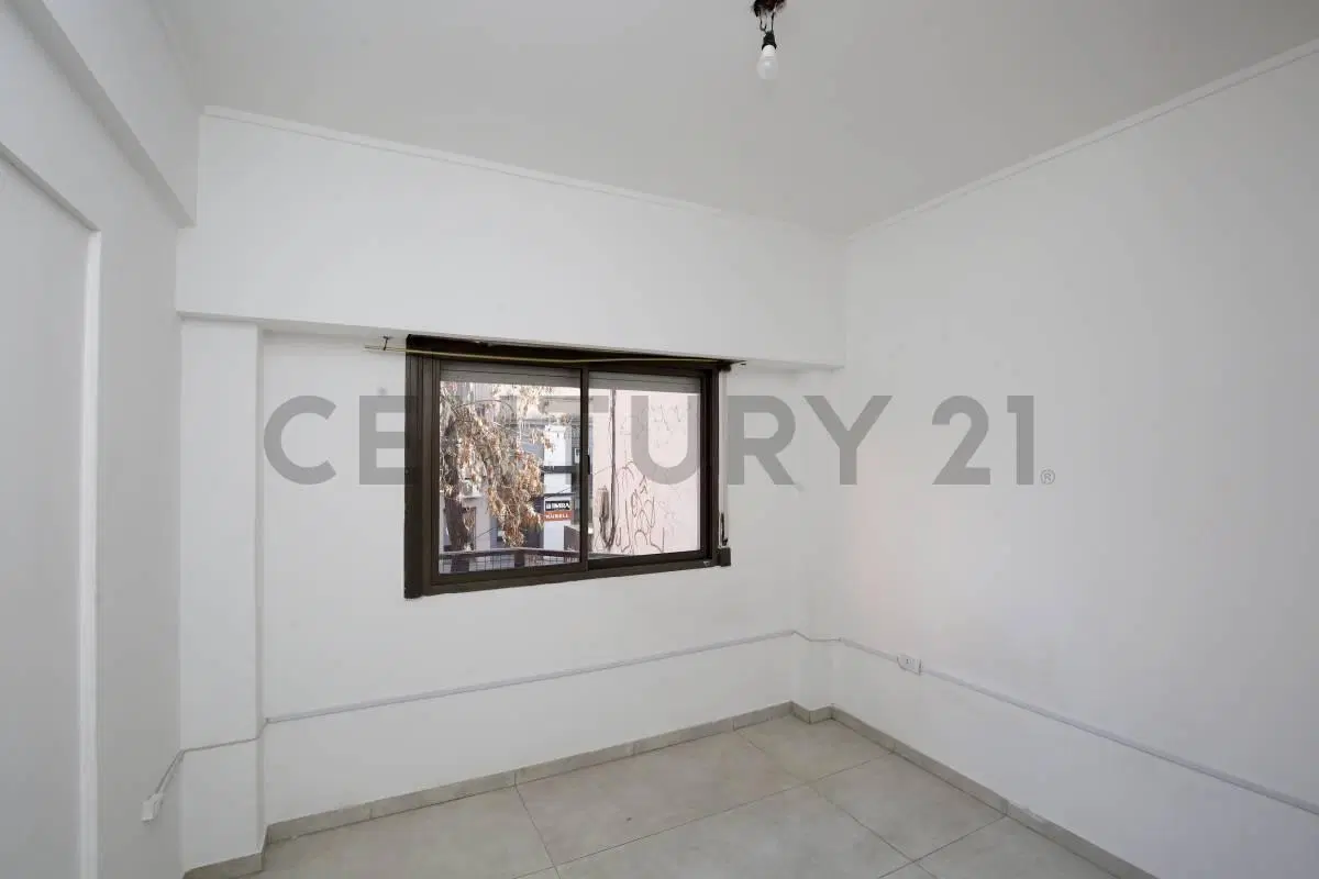 Departamento en venta de dos dormitorio con balcón y cochera APTO BANCO 2