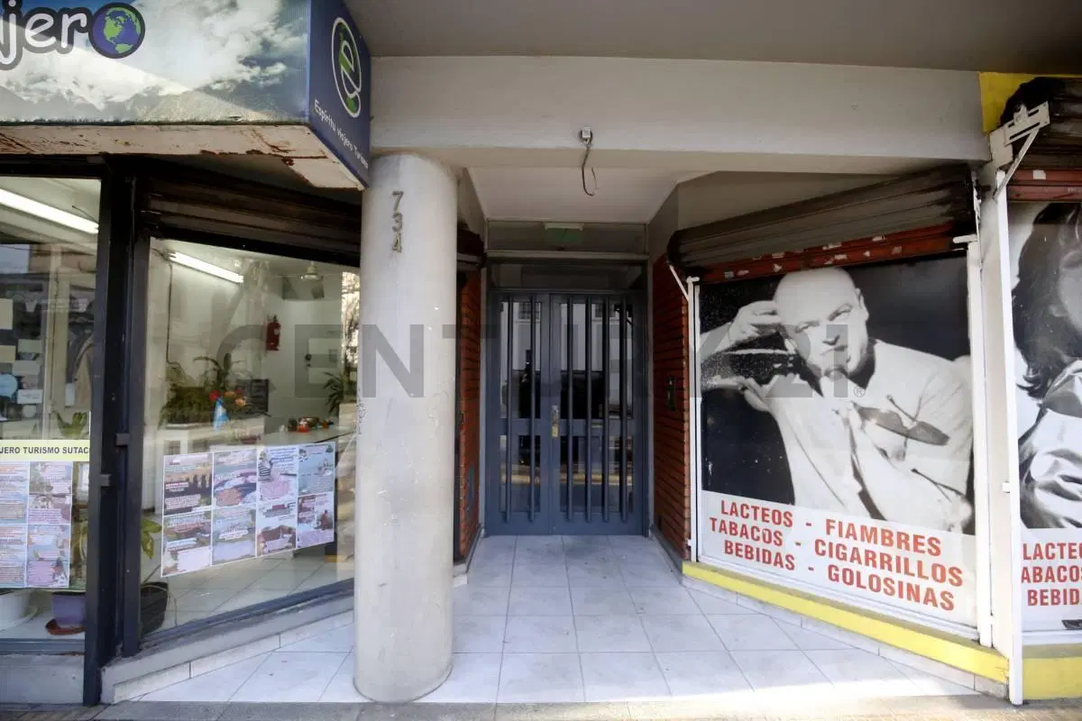 Departamento en venta de dos dormitorio con balcón y cochera APTO BANCO 3