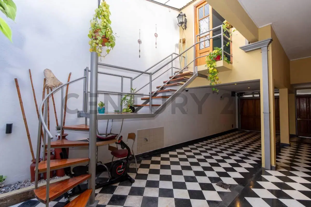 Casa en venta en La Plata 8