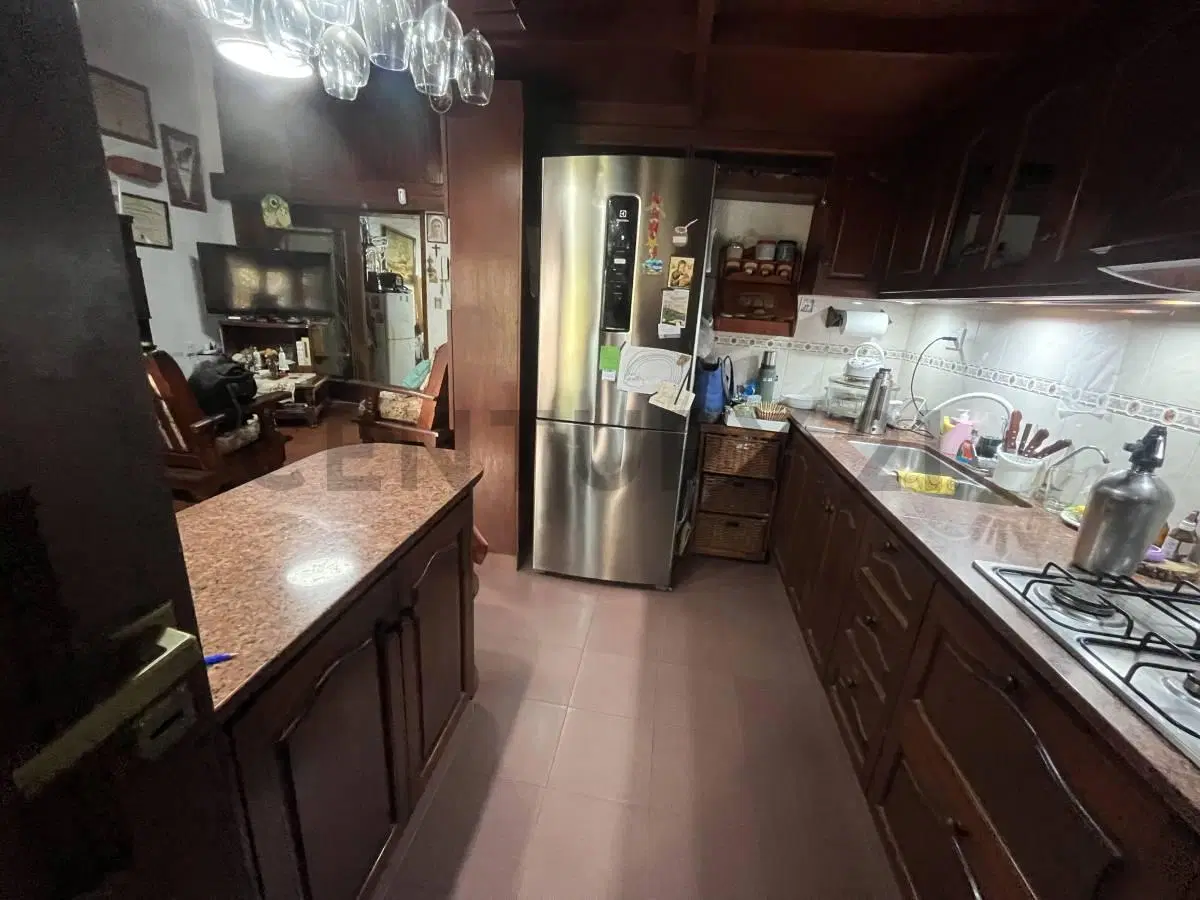 CASA EN VENTA EN CITY BELL ENTRE CAMINOS 8