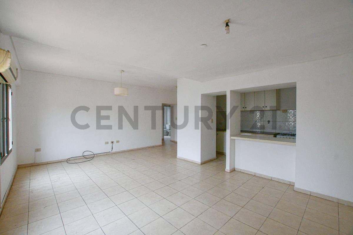 Foto de Departamento en venta en La Plata de 2 dormitorios y baulera, imagen 3