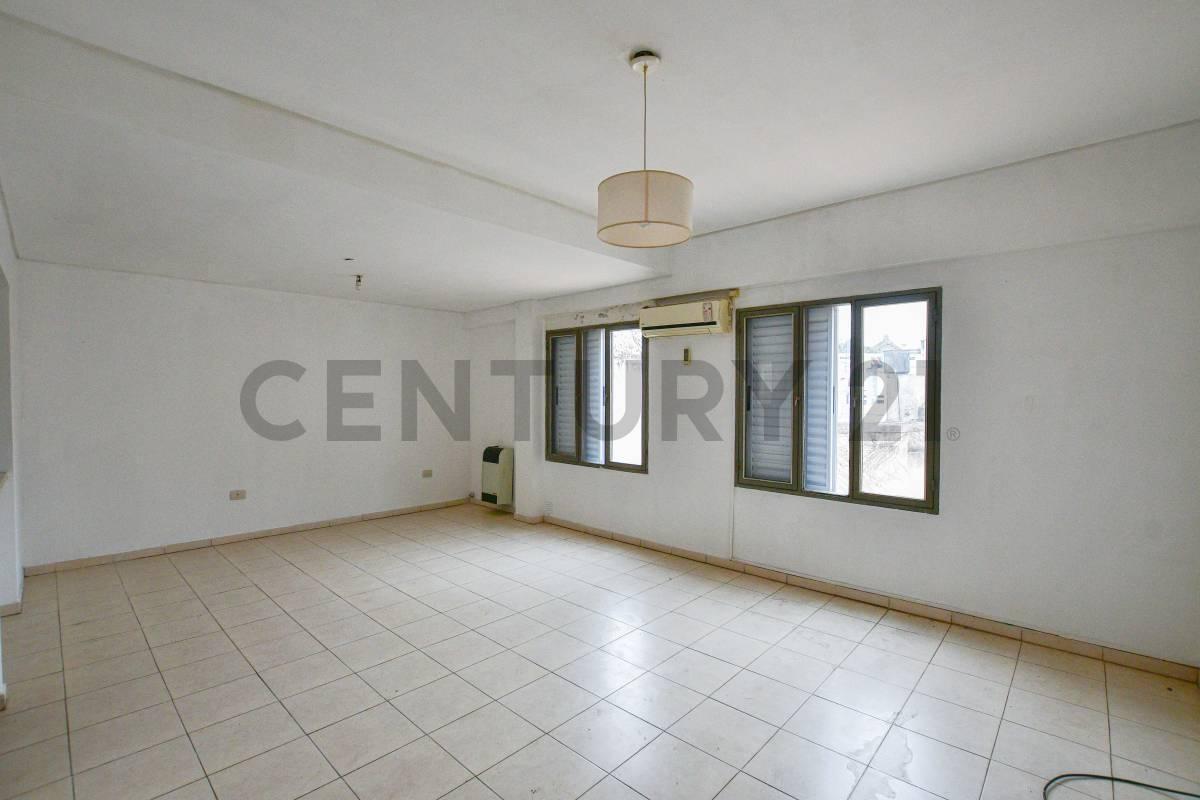 Foto de Departamento en venta en La Plata de 2 dormitorios y baulera, imagen 2