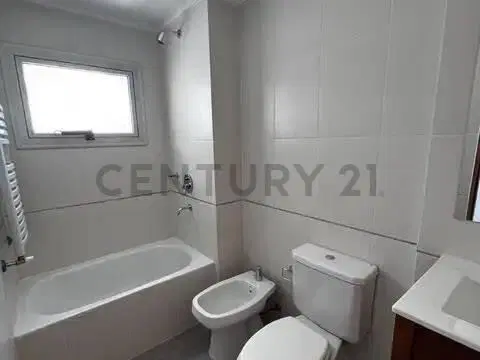 Departamento  en alquiler – Plaza Paso 4