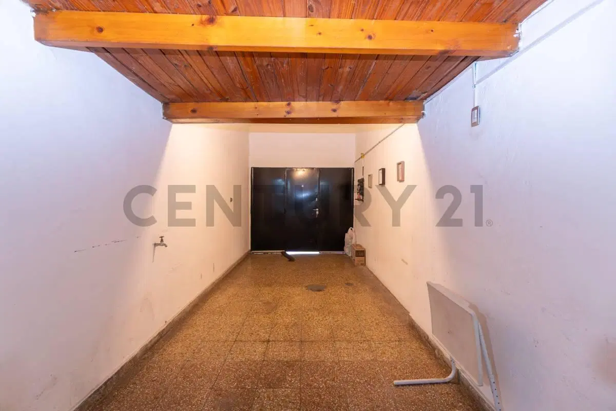 EXCELENTE OPORTUNIDAD VENTA DE CASA  +  LOCAL  COMERCIAL +  QUINCHO 4