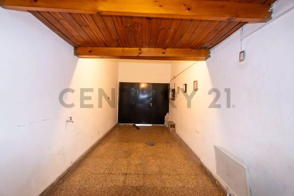 EXCELENTE OPORTUNIDAD VENTA DE CASA  +  LOCAL  COMERCIAL +  QUINCHO 3