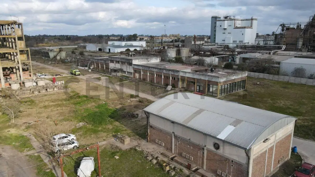 LOTE GALPON INDUSTRIAL EN ALQUILER EN LA PLATA 4