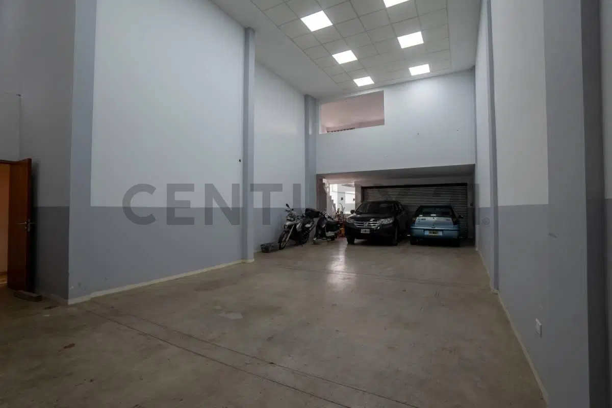 LOCAL EN VENTA EN LA PLATA CON DEPARTAMENTO CATEGORIA DE 3 DORMITORIOS 2