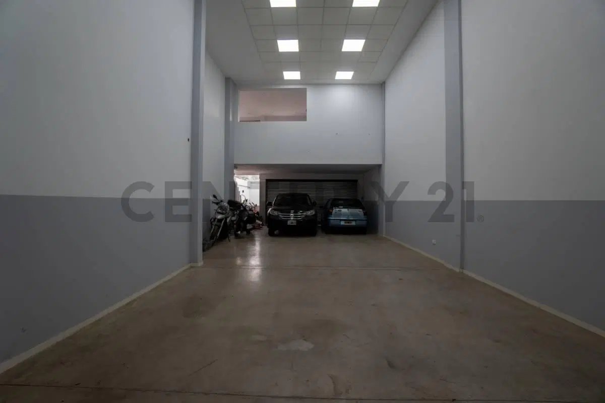 LOCAL EN VENTA EN LA PLATA CON DEPARTAMENTO CATEGORIA DE 3 DORMITORIOS 3