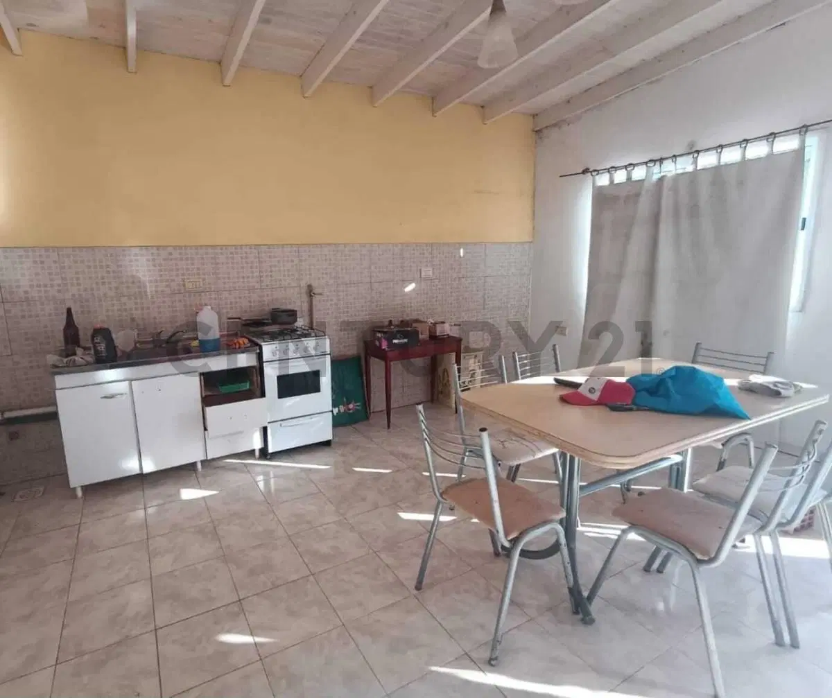 Lote en venta en Gorina con construcción existente 2