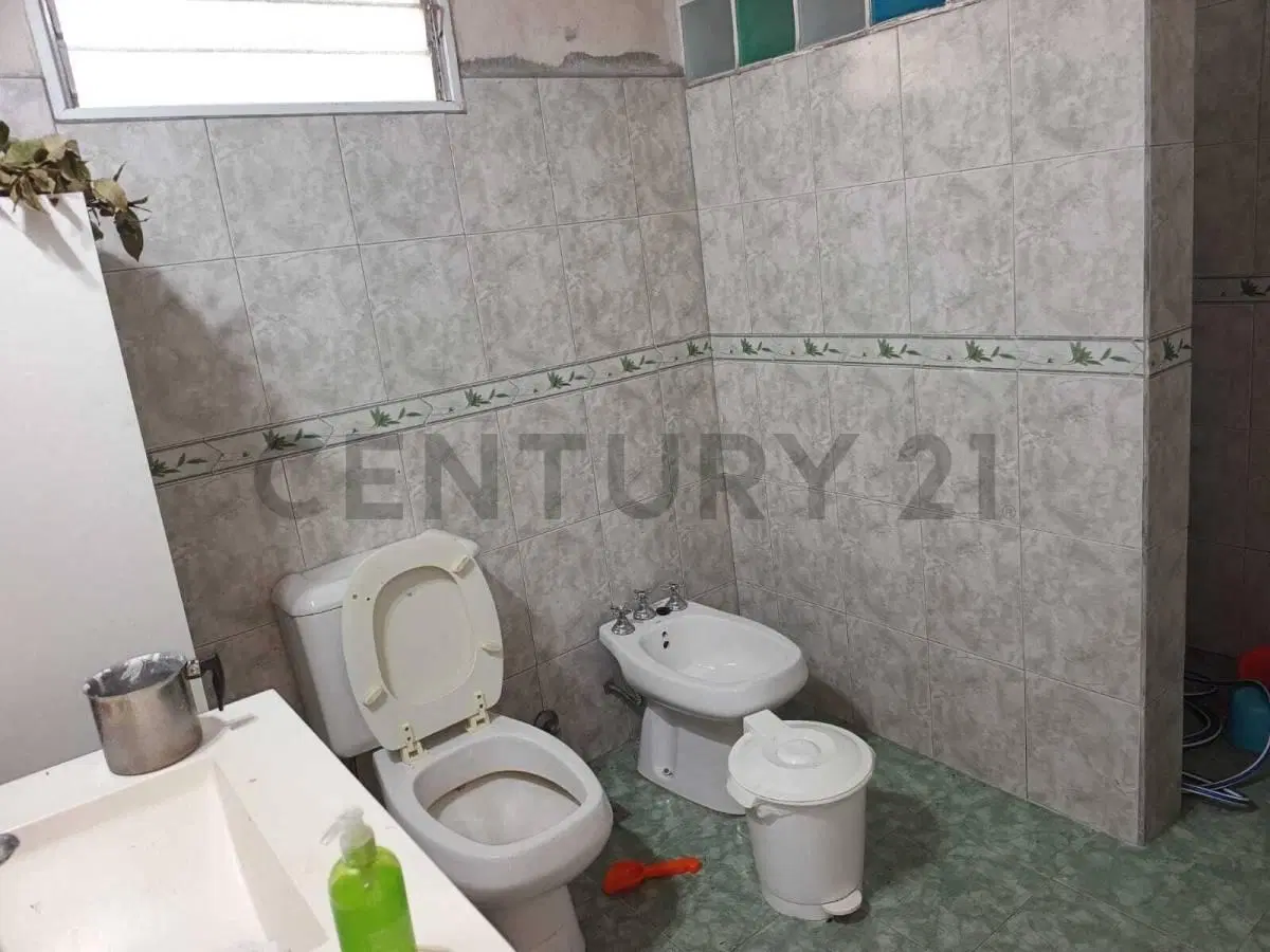 Lote en venta en Gorina con construcción existente 5
