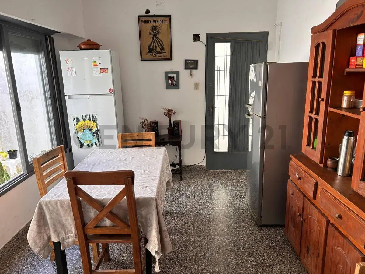 Departamento en alquiler de 1 dormitorio con patio en La Plata 3