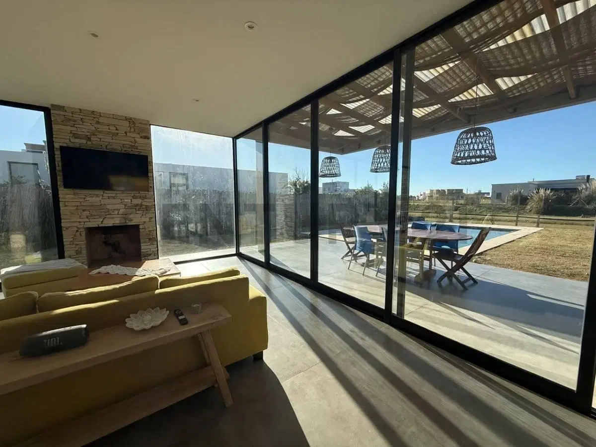 Casa en venta, tres dormitorios y pileta, Magallanes Hudson 4