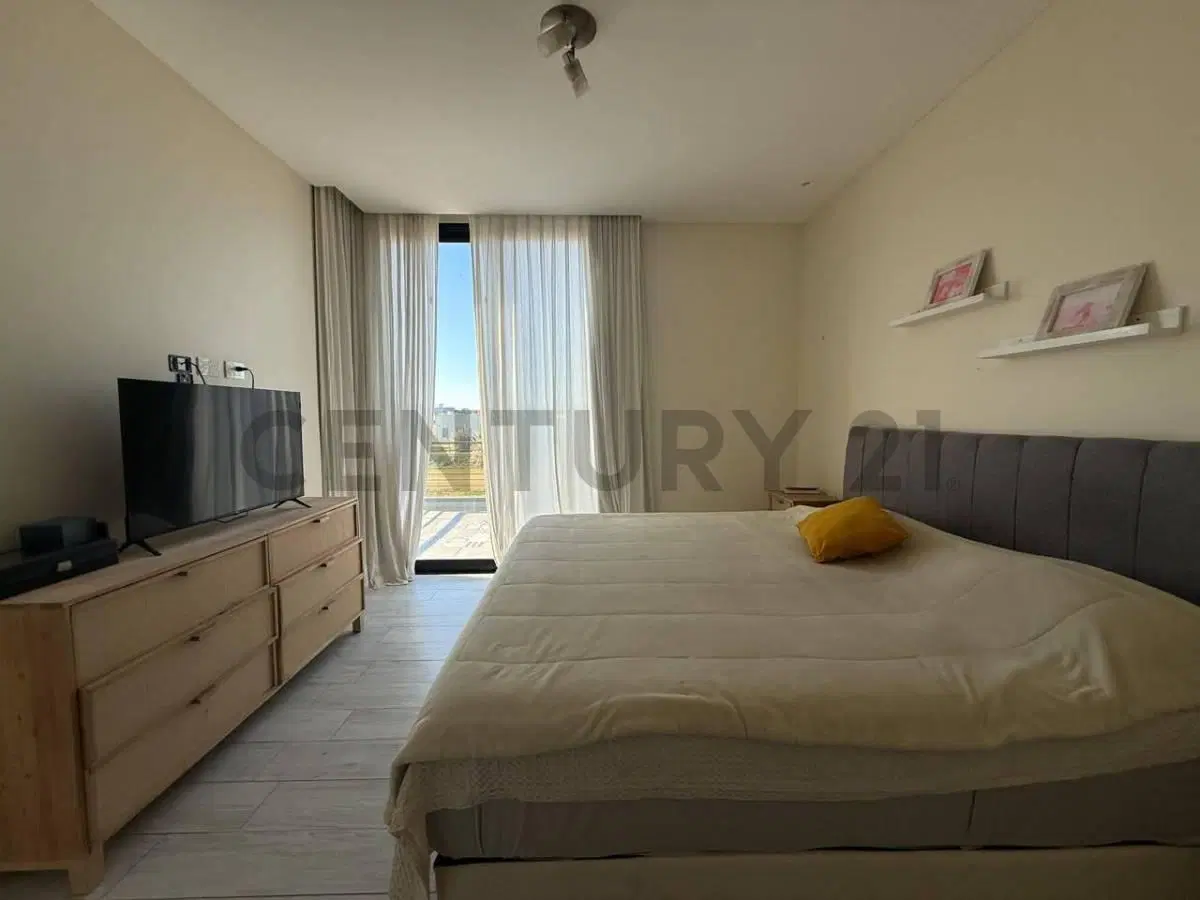 Casa en venta, tres dormitorios y pileta, Magallanes Hudson 5