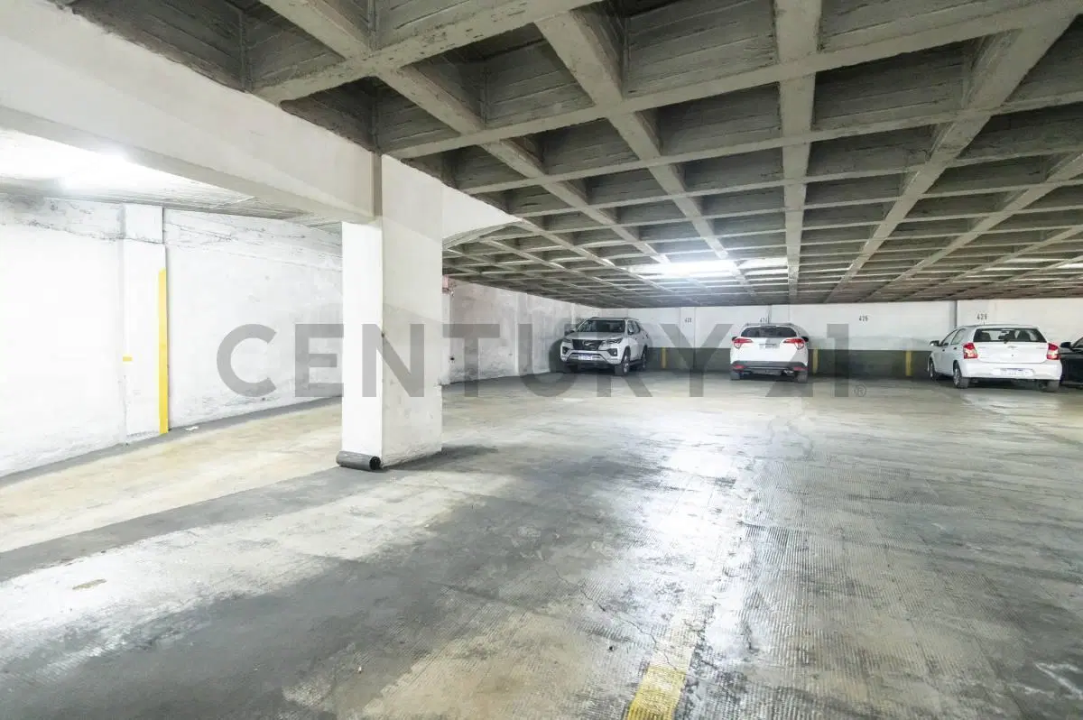 COCHERA CUBIERTA EN VENTA EN LA PLATA GALERIA MAYO 4