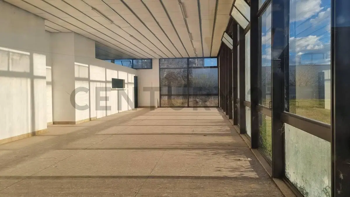 LOTE GALPON INDUSTRIAL EN ALQUILER EN LA PLATA 4