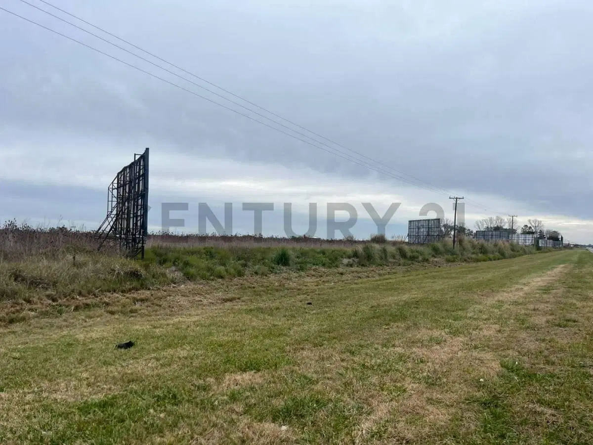 LOTE EN VENTA EN LEZAMA 3
