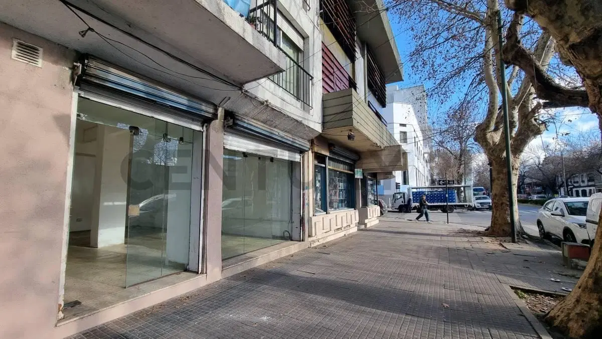 ALQUILER LOCAL COMERCIAL CALLE 1 E/ 46 Y 47 3