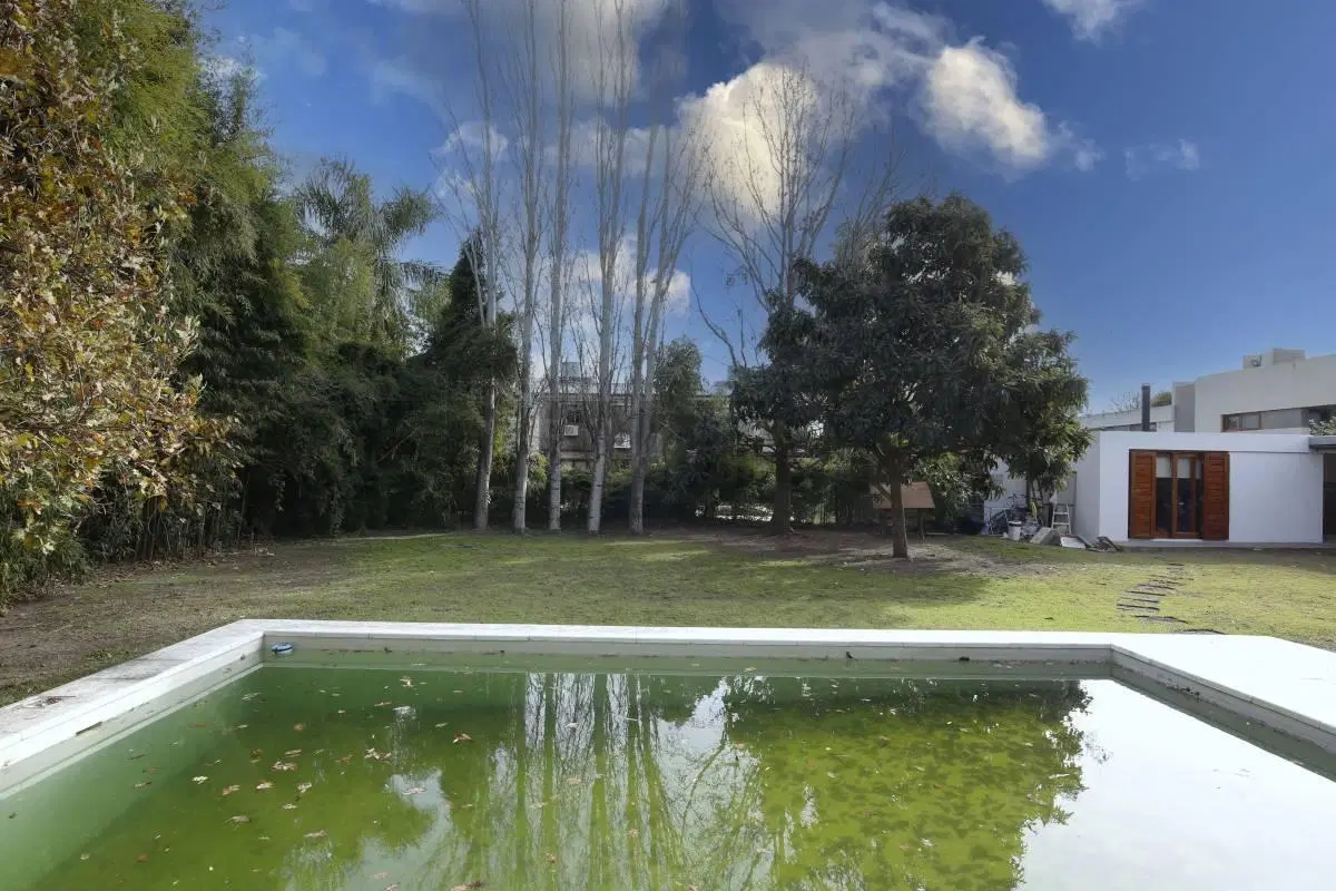 CASA EN VENTA EN GONNET ENTRE CAMINOS DE 5 DORMITORIOS 8
