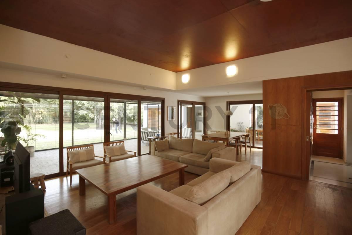 Foto de CASA EN VENTA EN GONNET ENTRE CAMINOS DE 5 DORMITORIOS, imagen 4