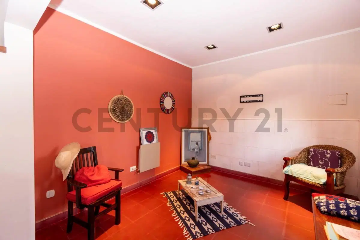 Casa en venta en La Plata de 4 dormitorios, 2 baños y gran parque en La Plata 4