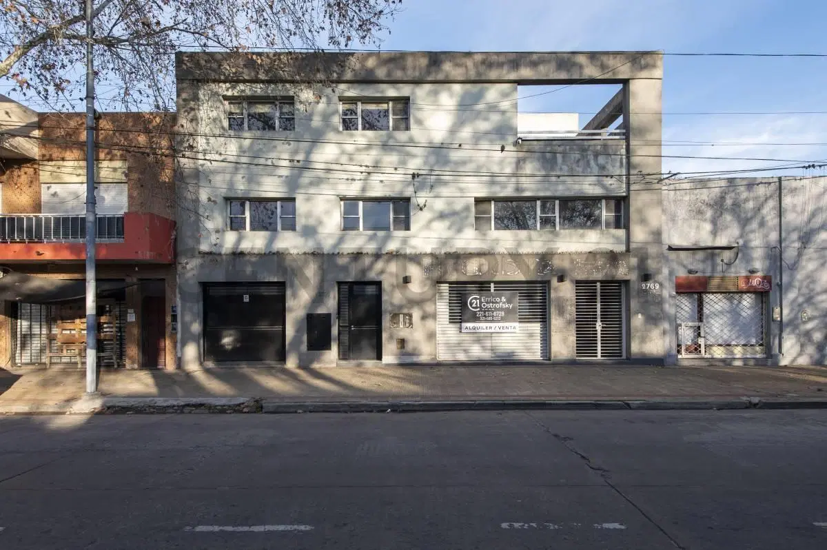 Local en diagonal 74 22 y 23 en alquiler 4