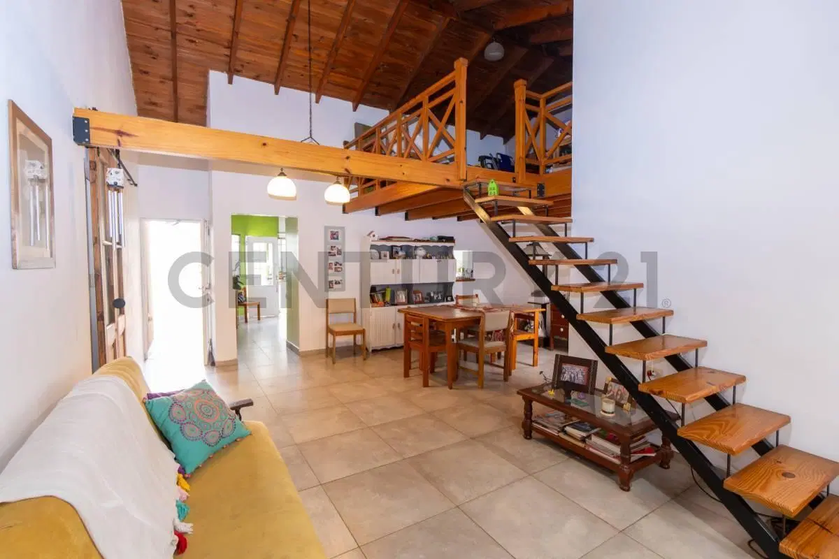 Casa en venta en La Plata de 2 dormitorios jardin y patio 3