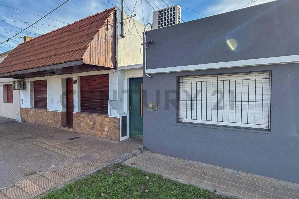 Ph en venta 1 dormitorio con patio Los Hornos 3