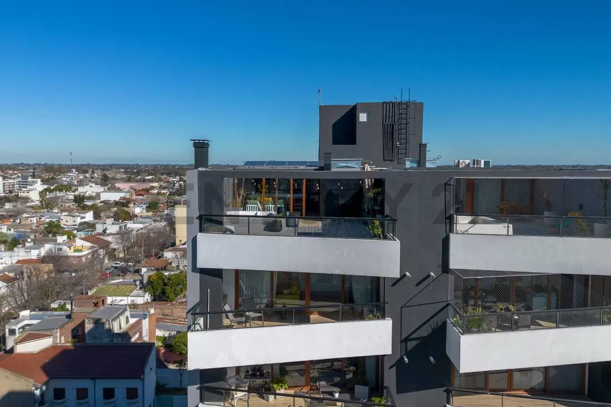 Departamento en venta en La Plata con cochera 3