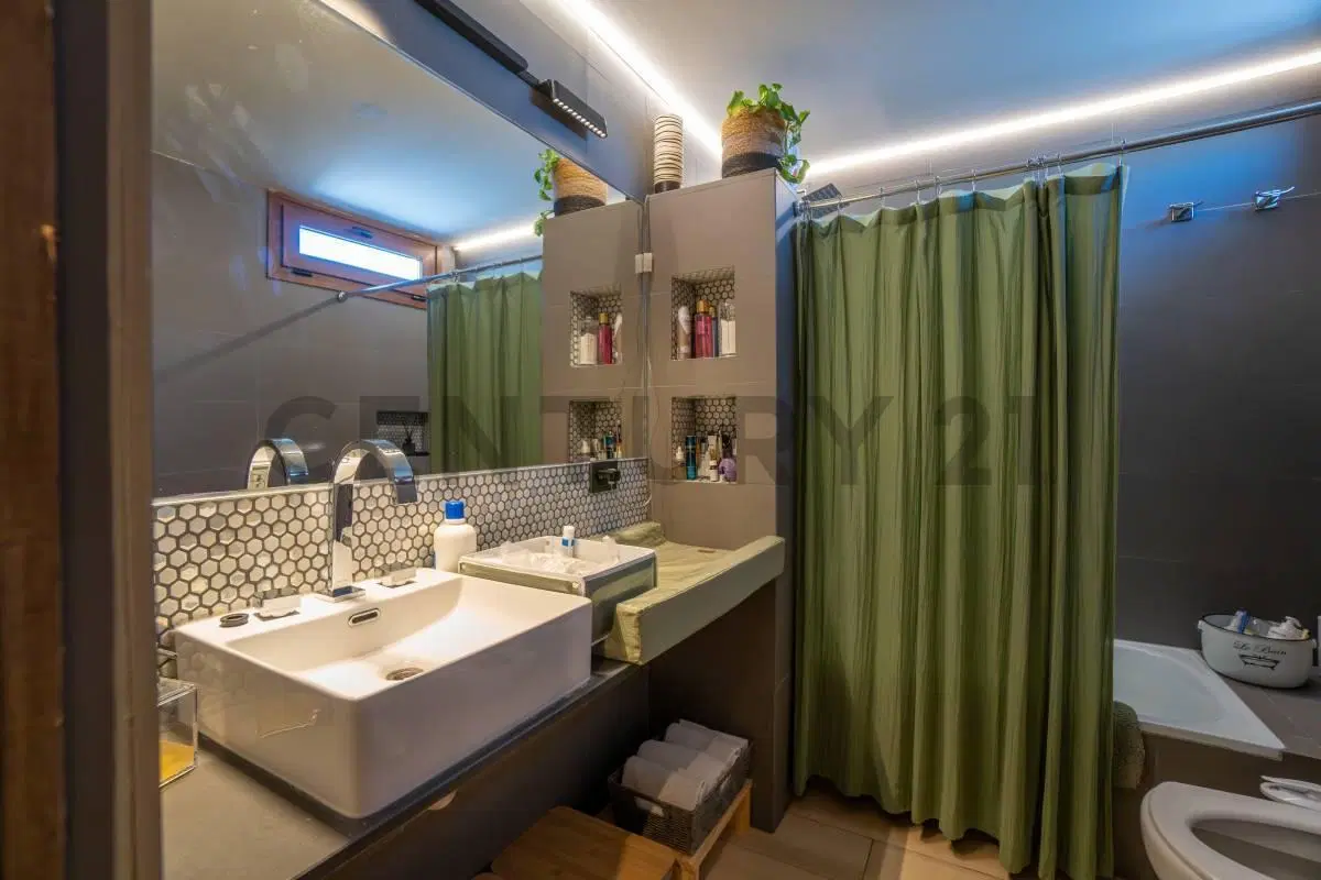 Departamento en venta en La Plata con cochera 8