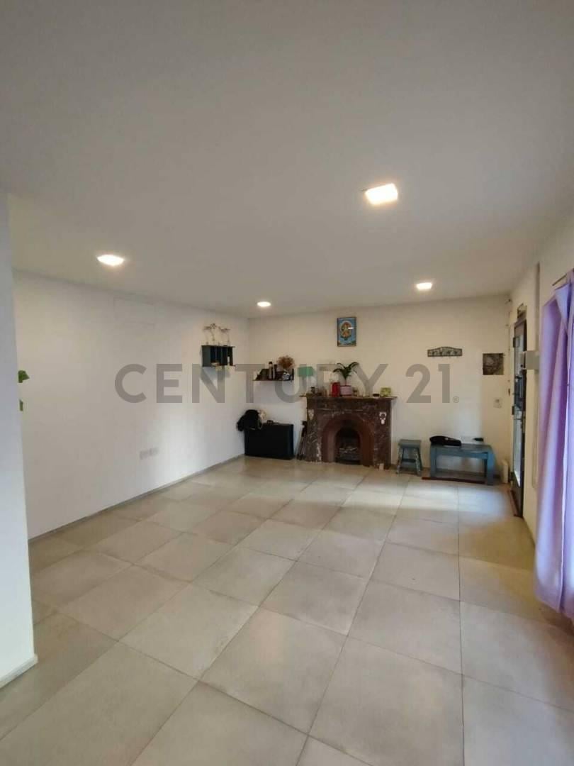 Foto de Local Comercial en Alquiler en La Plata, imagen 1