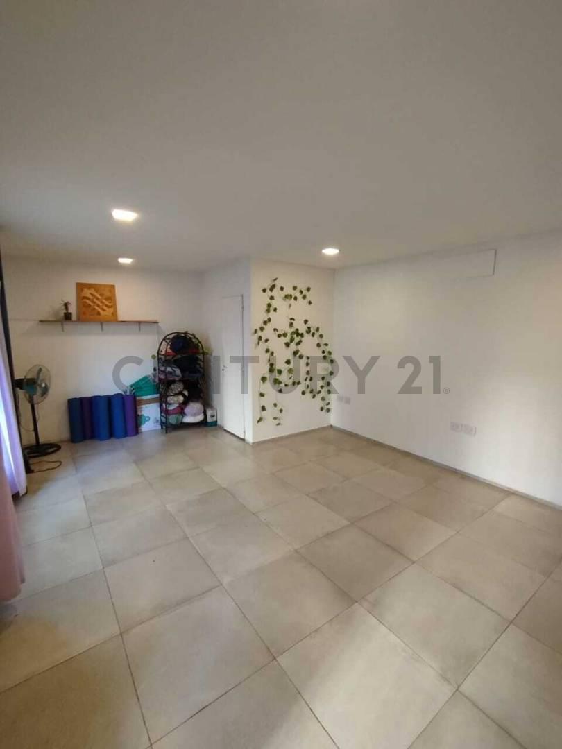 Foto de Local Comercial en Alquiler en La Plata, imagen 2