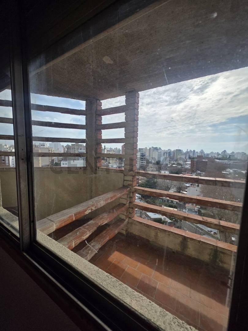 Foto de Departamento en venta en La Plata 2 dormitorios al frente, imagen 3