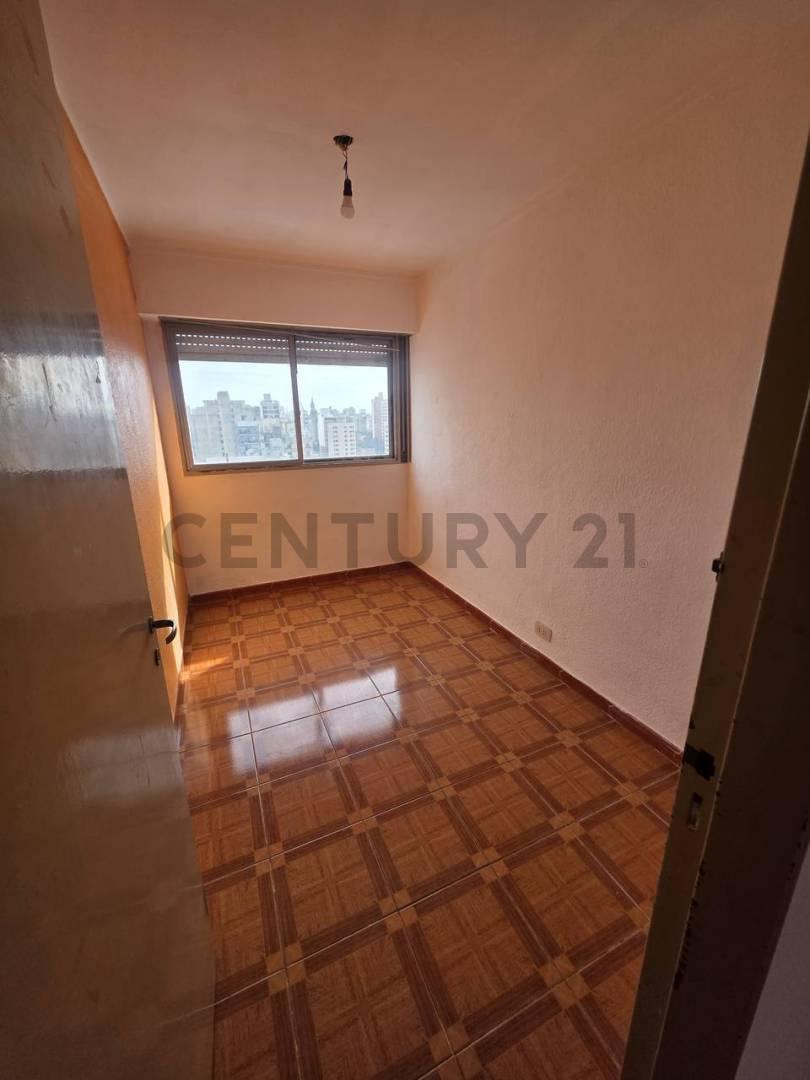Foto de Departamento en venta en La Plata 2 dormitorios al frente, imagen 2