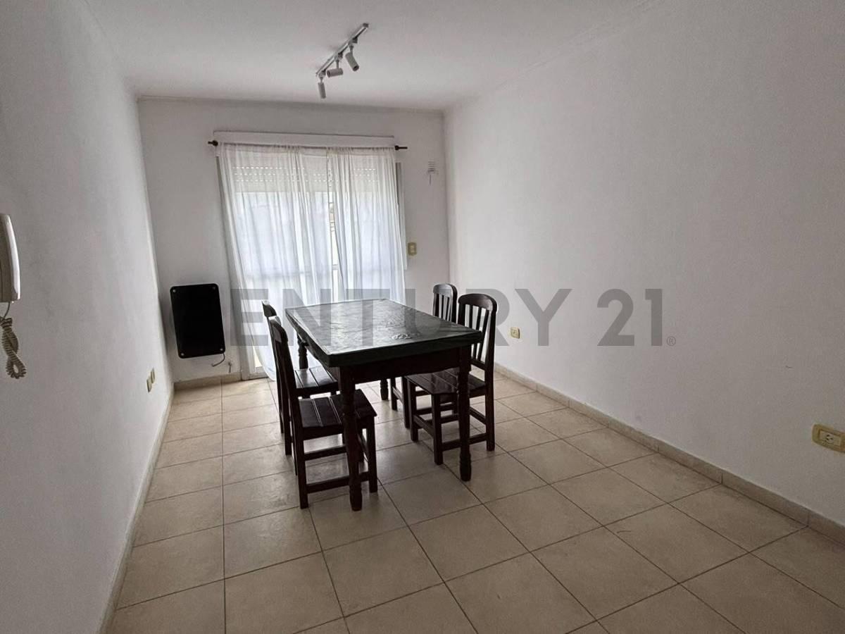 Foto de Departamento en alquiler en La Plata, un dormitorio con balcón, imagen 3