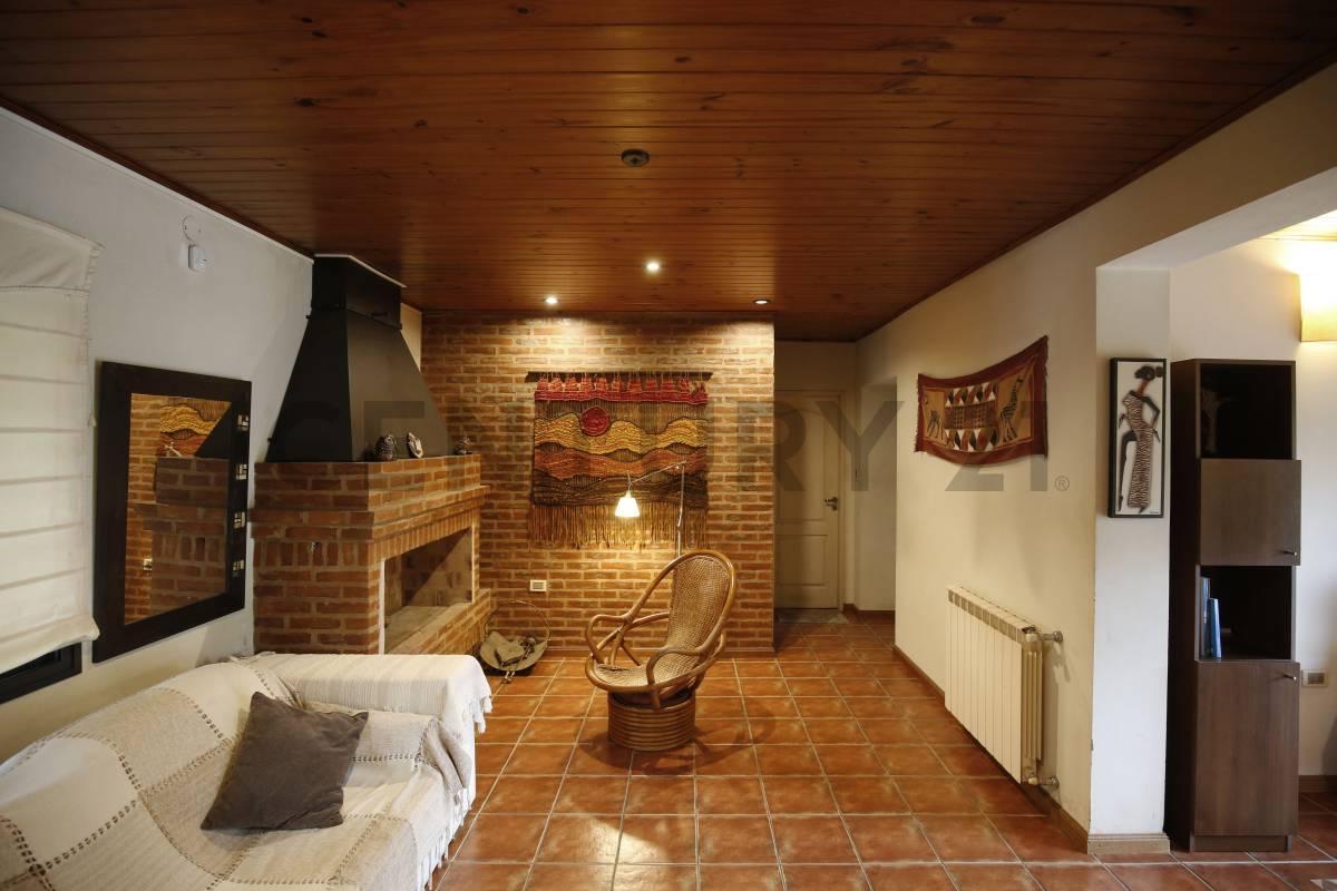 Foto de Casa en venta en Villa Elisa de 3 dormitorios con piscina y quincho, imagen 1