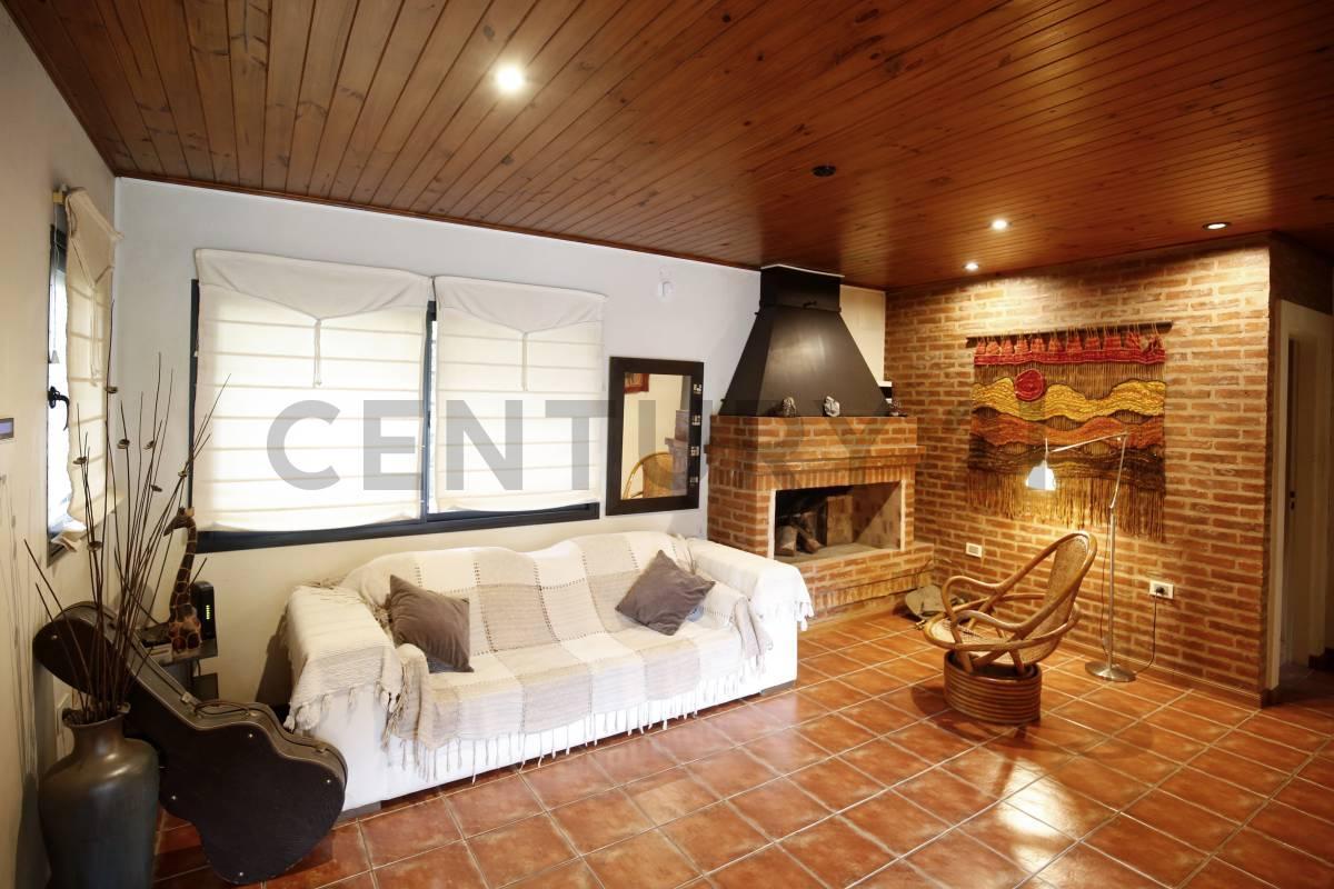 Foto de Casa en venta en Villa Elisa de 3 dormitorios con piscina y quincho, imagen 2
