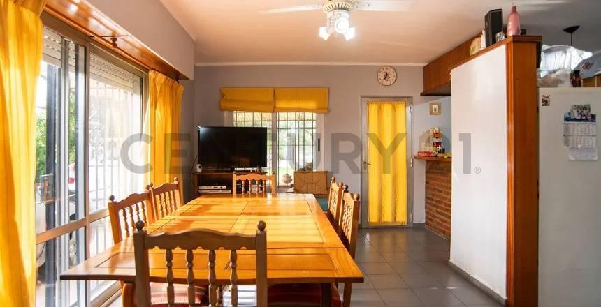 Foto de Casa en venta en Villa Elisa, imagen 2