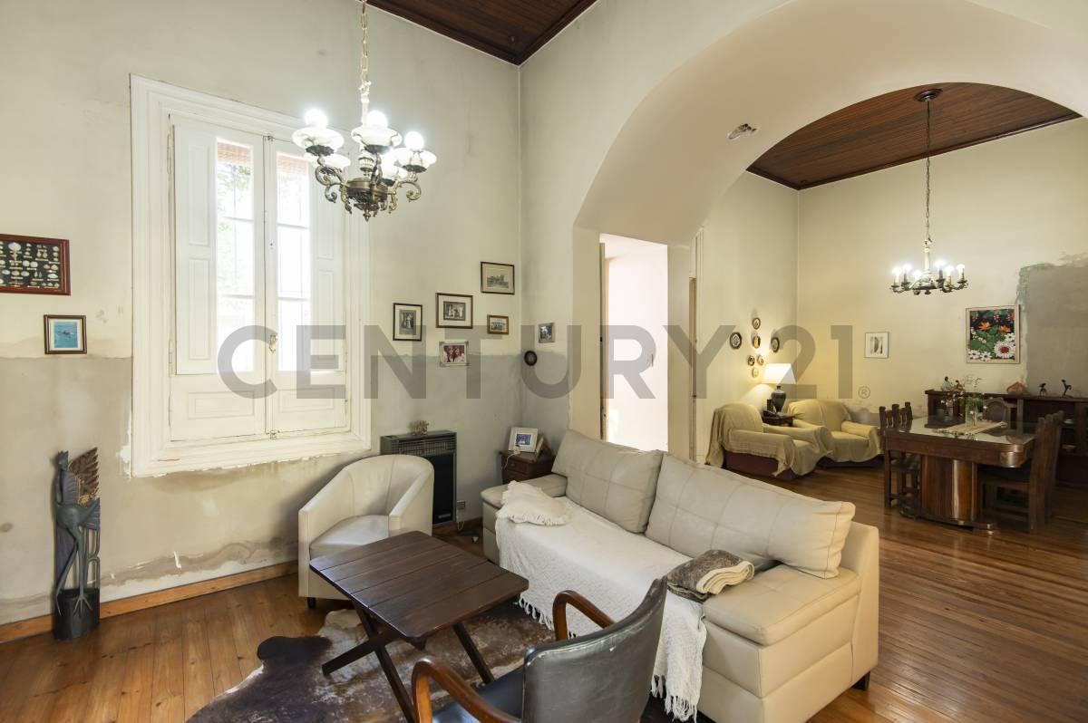 Foto de Casa En Venta en La Plata con pileta y terraza, imagen 1