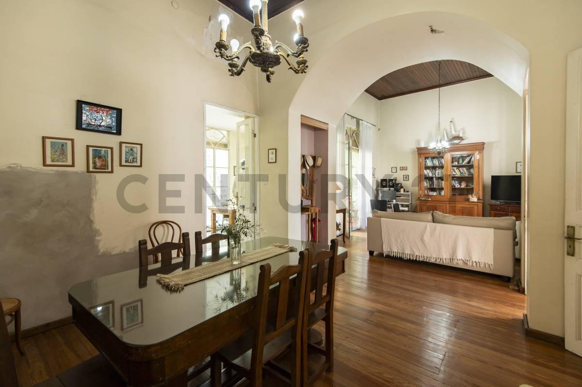 Foto de Casa En Venta en La Plata con pileta y terraza, imagen 5
