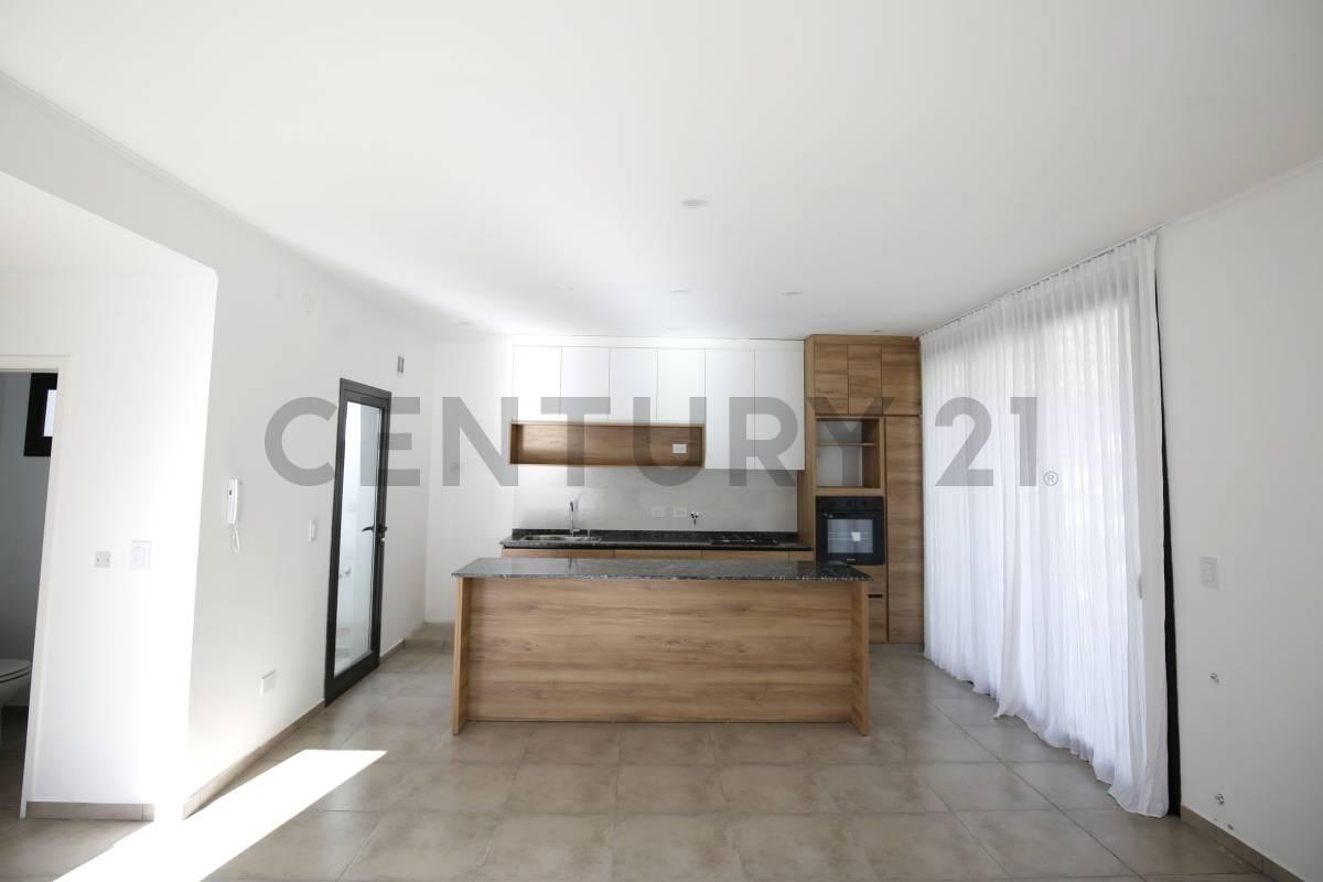 Foto de CASA EN VENTA DE DOS DORMITORIOS EN GORINA, imagen 4