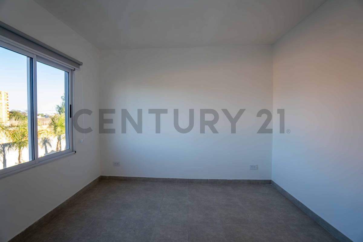 Foto de DÚPLEX A ESTRENAR EN VENTA 2 DORMITORIOS PATIO - LA PLATA, imagen 3