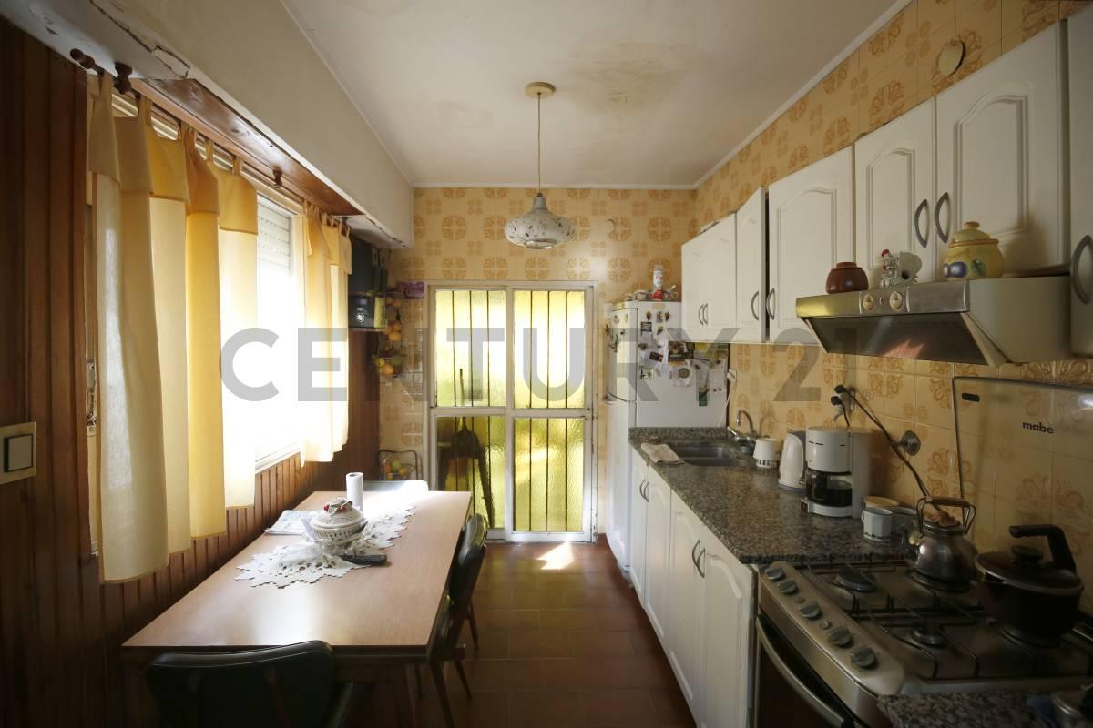 Foto de CASA EN VENTA EN LA PLATA LOS HORNOS, imagen 1