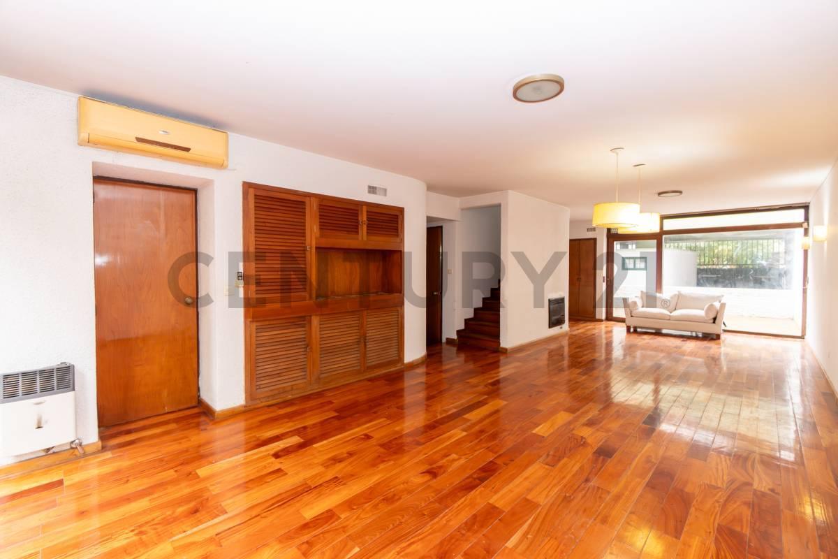 Foto de Casa en venta en La Plata de 4 dormitorios, imagen 5