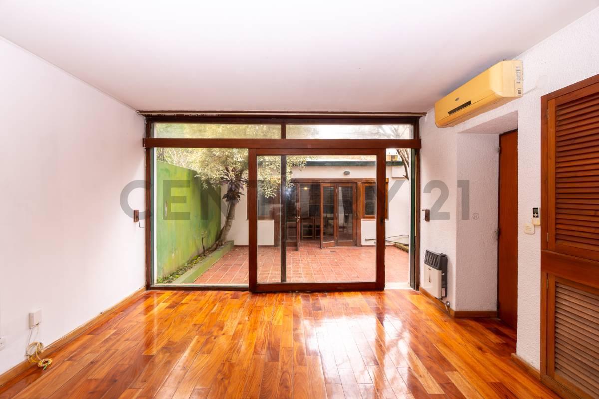 Foto de Casa en venta en La Plata de 4 dormitorios, imagen 3