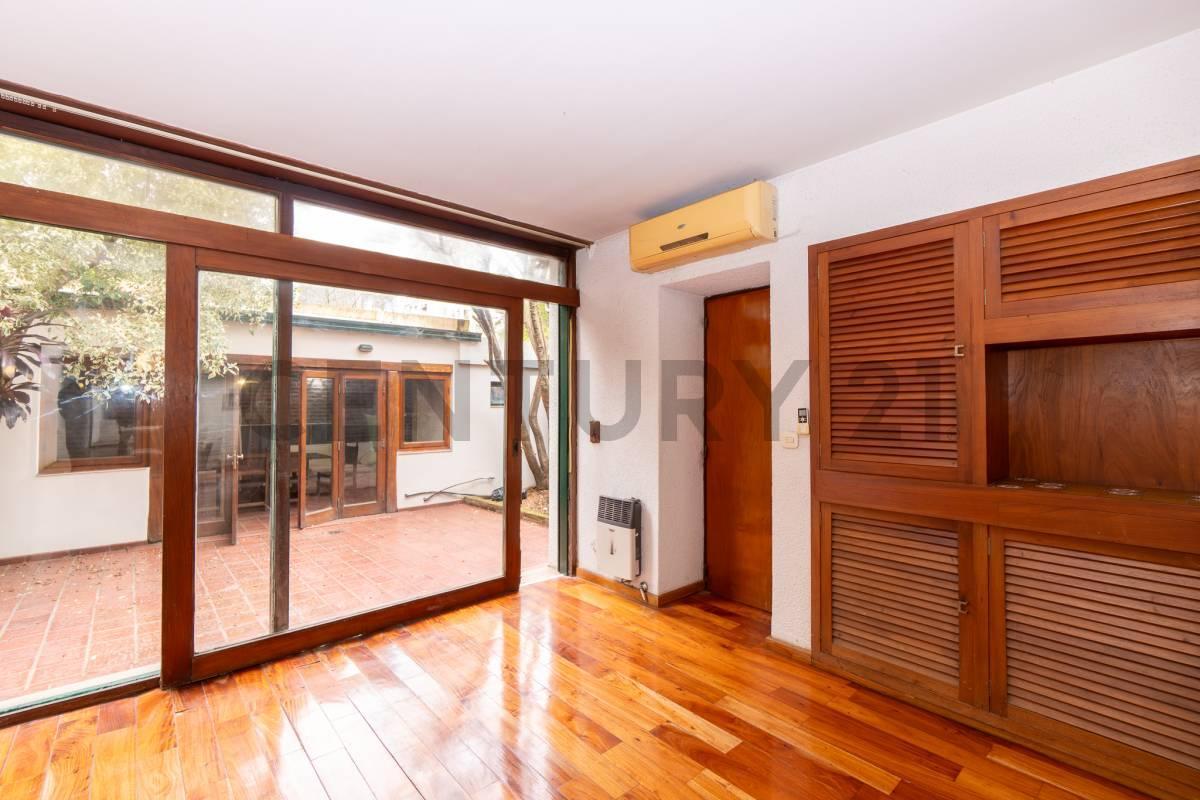 Foto de Casa en venta en La Plata de 4 dormitorios, imagen 1