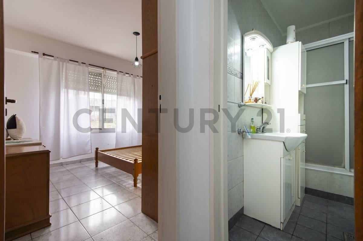 Foto de CASA EN VENTA LA PLATA 4 DORMITORIOS CON PARQUE PILETA, imagen 5